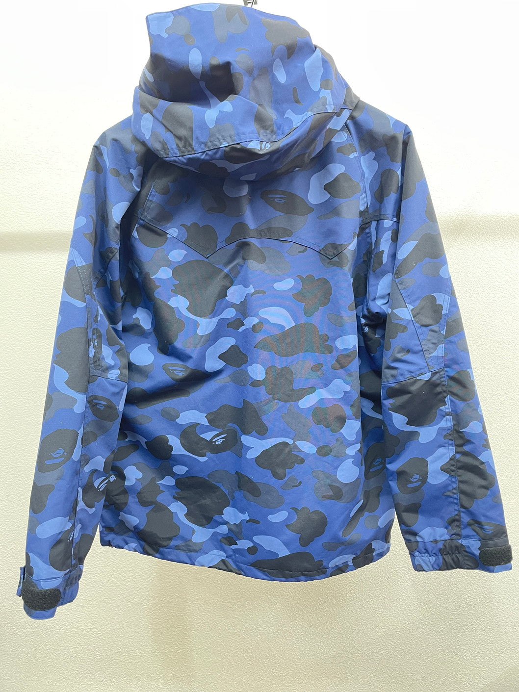 【中古品】【メンズ】 A BATHING APE アベイシングエイプ マウンテンパーカー　ナイロンジャケット 147--IM-01-yok サイズ：L カラー：ブルー系 万代Net店