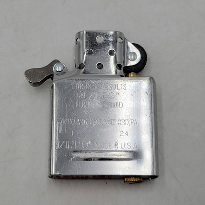 【中古品】【メンズ/レディース】 ZIPPO ジッポ EVANGELION OIL LIGHTER エヴァンゲリオン オイルライター ロンギヌスの槍 喫煙具 206-250921-as-01-izu カラー：シルバー 万代Net店