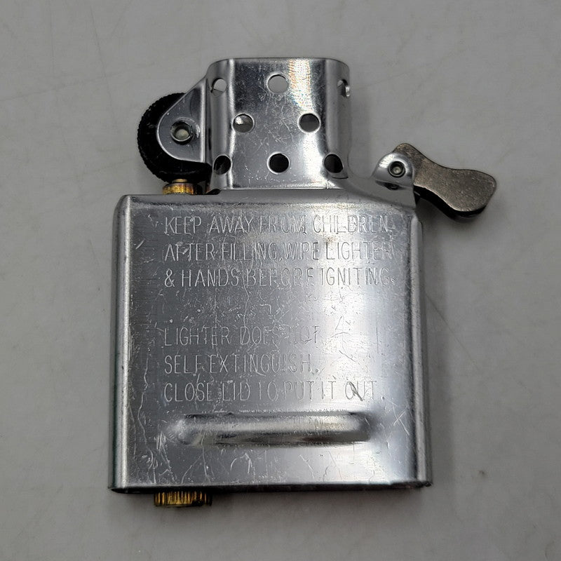 【中古品】【メンズ/レディース】 ZIPPO ジッポ EVANGELION OIL LIGHTER エヴァンゲリオン オイルライター ロンギヌスの槍 喫煙具 206-250921-as-01-izu カラー：シルバー 万代Net店