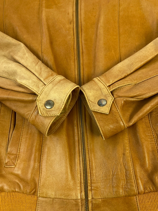 【現状渡し品】【メンズ】 C&A シー アンド エー LEATHER JACKET レザー ジャケット アウター 革ジャン 上着 146-260822-hu-48-min サイズ：表記なし不明 カラー：キャメル系 万代Net店