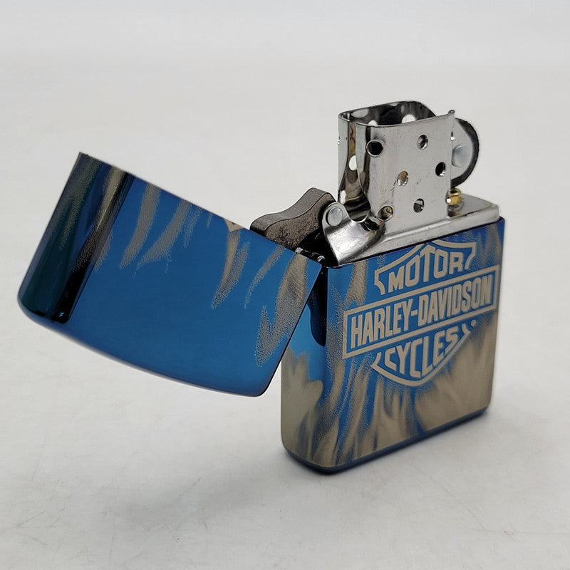 【中古品】【メンズ/レディース】 ZIPPO ジッポ × HARLEY-DAVIDSON ハーレーダビッドソン FLAMES SAPPHIRE OIL LIGHTER オイルライター 喫煙具 206-250921-as-06-izu カラー：ブルー系 万代Net店