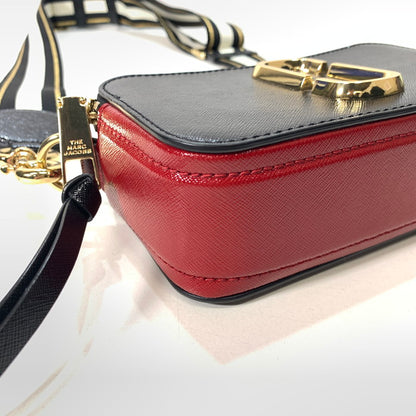 【中古品】【レディース】 MARC JACOBS マークジェイコブス THE SNAPSHOT DTM スナップショット ショルダーバッグ ブランド カバン 180-260214-gm-31-fuz カラー：ブラック レッド 万代Net店