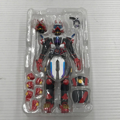 【中古美品】 S.H.Figuarts 仮面ライダーギーツ レーザーブーストフォーム＆ブーストフォームマークII 開封済み 箱ヤケあり 042-260706-ti-09-tagh 万代Net店