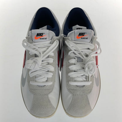 【中古美品】【メンズ】 NIKE ナイキ ×SACAI DQ0581-100 ZOOM CORTEZ 靴 スニーカー WHITE RED BLUE  160-241215-SY-02-iwa サイズ：28.5cm カラー：White × University Red 万代Net店