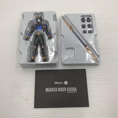 【中古品】 S.H.Figuarts 真骨彫製法 仮面ライダークウガ ライジングドラゴン 開封済み 本体に多少の塗装のはがれあり 042-260709-ti-03-tagh 万代Net店