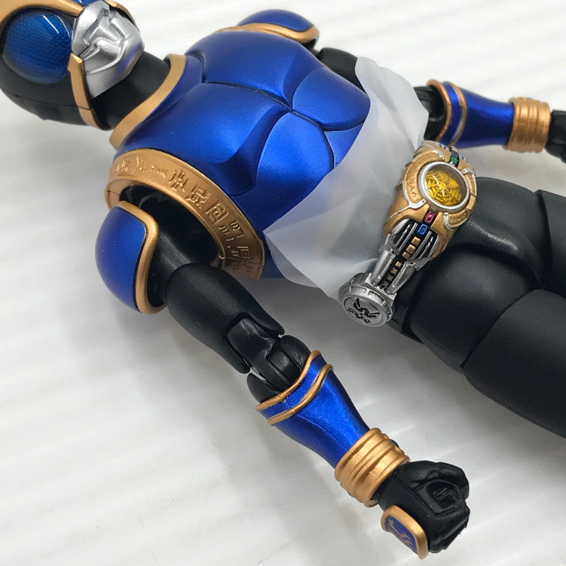 【中古品】 S.H.Figuarts 真骨彫製法 仮面ライダークウガ ライジングドラゴン 開封済み 本体に多少の塗装のはがれあり 042-260709-ti-03-tagh 万代Net店