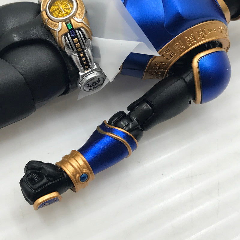 【中古品】 S.H.Figuarts 真骨彫製法 仮面ライダークウガ ライジングドラゴン 開封済み 本体に多少の塗装のはがれあり 042-260709-ti-03-tagh 万代Net店