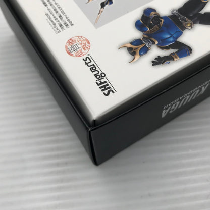 【中古品】 S.H.Figuarts 真骨彫製法 仮面ライダークウガ ライジングドラゴン 開封済み 本体に多少の塗装のはがれあり 042-260709-ti-03-tagh 万代Net店