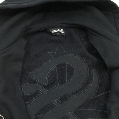 【現状渡し品】【メンズ】 SUPPLIER サプライヤー BACK LOGO FULL ZIP HOODIE バックロゴ フルジップフーディー パーカー スウェット トップス 142-261017-hn-02-fur サイズ：M カラー：ブラック 万代Net店