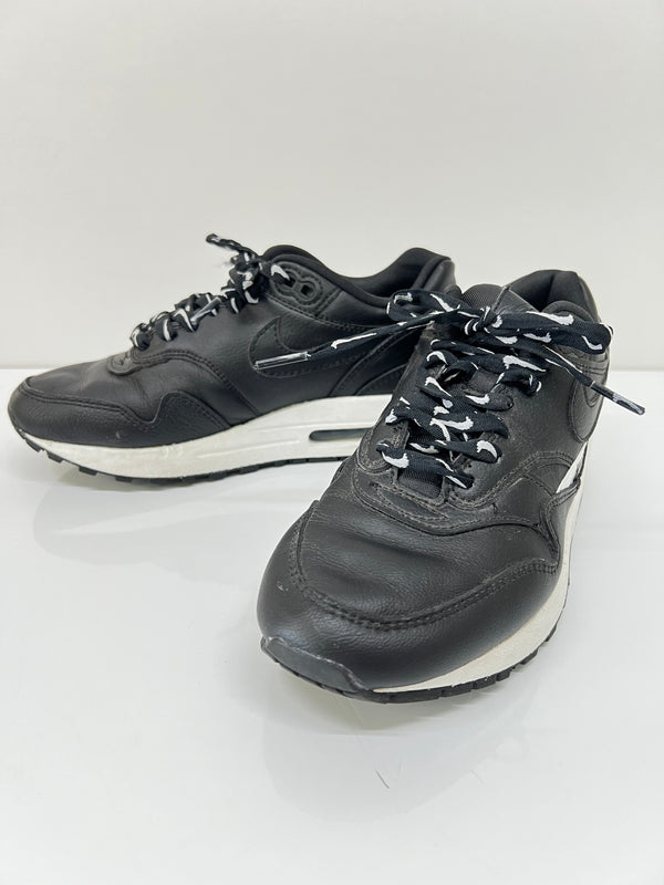 【中古品】【レディース】 NIKE ナイキ WMNS AIR MAX 1 SE JUST DO IT 881101-005 ウィメンズ エアマックス 1 エスイー ジャストドゥイット スニーカー 160-260822-SH-14-hon サイズ：22.5cm US5.5 カラー：ブラック 万代Net店