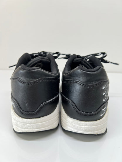 【中古品】【レディース】 NIKE ナイキ WMNS AIR MAX 1 SE JUST DO IT 881101-005 ウィメンズ エアマックス 1 エスイー ジャストドゥイット スニーカー 160-260822-SH-14-hon サイズ：22.5cm US5.5 カラー：ブラック 万代Net店