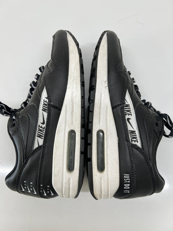 【中古品】【レディース】 NIKE ナイキ WMNS AIR MAX 1 SE JUST DO IT 881101-005 ウィメンズ エアマックス 1 エスイー ジャストドゥイット スニーカー 160-260822-SH-14-hon サイズ：22.5cm US5.5 カラー：ブラック 万代Net店
