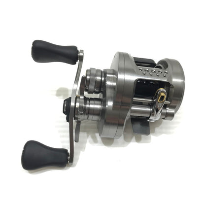 【中古品】SHIMANO シマノ 23 CALCUTTA CONQUEST カルカッタ コンクエスト BFS HG 右ハンドル ベイトリール 釣り 釣り具等 134-251120-yk-01-tag 万代Net店