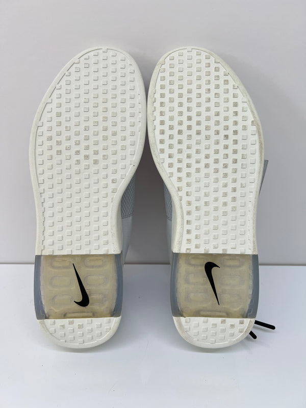 【中古品】【メンズ】 NIKE ナイキ×FEAR OF GOD フィア オブ ゴッド 別注 コラボ MOC PURE PLATINUM AT8086-001モック ピュアプラチナム スニーカー 靴 160-260822-SH-15-hon サイズ：26.5cm US8.5 カラー：グレー 万代Net店