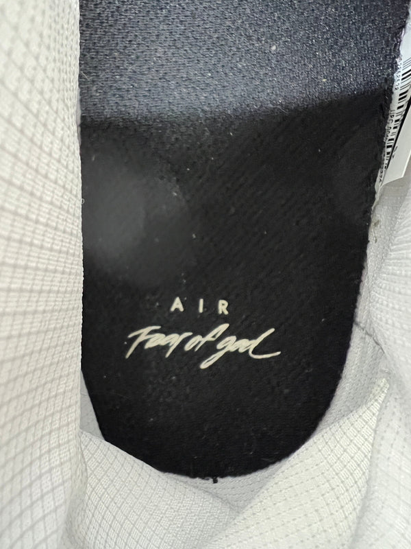 【中古品】【メンズ】 NIKE ナイキ×FEAR OF GOD フィア オブ ゴッド 別注 コラボ MOC PURE PLATINUM AT8086-001モック ピュアプラチナム スニーカー 靴 160-260822-SH-15-hon サイズ：26.5cm US8.5 カラー：グレー 万代Net店