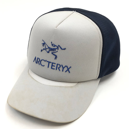 【現状渡し品】【メンズ/レディース】 ARC'TERYX アークテリクス BIRD WORD TRUCKER CURVED X000007763 バードワード トラッカー カーブド メッシュキャップ 帽子 185-261019-hn-01-fur サイズ：F カラー：ブラック/グレー系 万代Net店