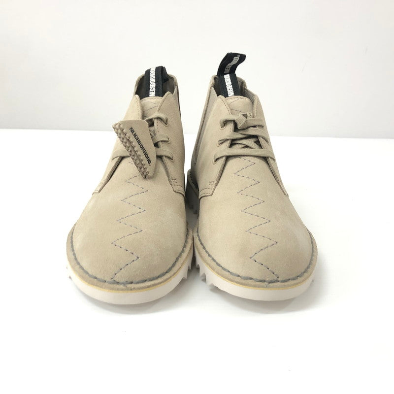 【中古品】【メンズ】  NEIGHBORHOOD×CLARKS 24SS DESERT BOOT ネイバーフッド×クラークス  デザートブーツ "ベージュ" ハイカットブーツ 164-240809-si-15-tei サイズ：25.5cm カラー：ベージュ 万代Net店