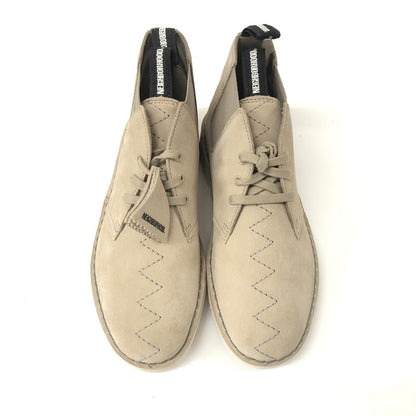 【中古品】【メンズ】  NEIGHBORHOOD×CLARKS 24SS DESERT BOOT ネイバーフッド×クラークス  デザートブーツ "ベージュ" ハイカットブーツ 164-240809-si-15-tei サイズ：25.5cm カラー：ベージュ 万代Net店