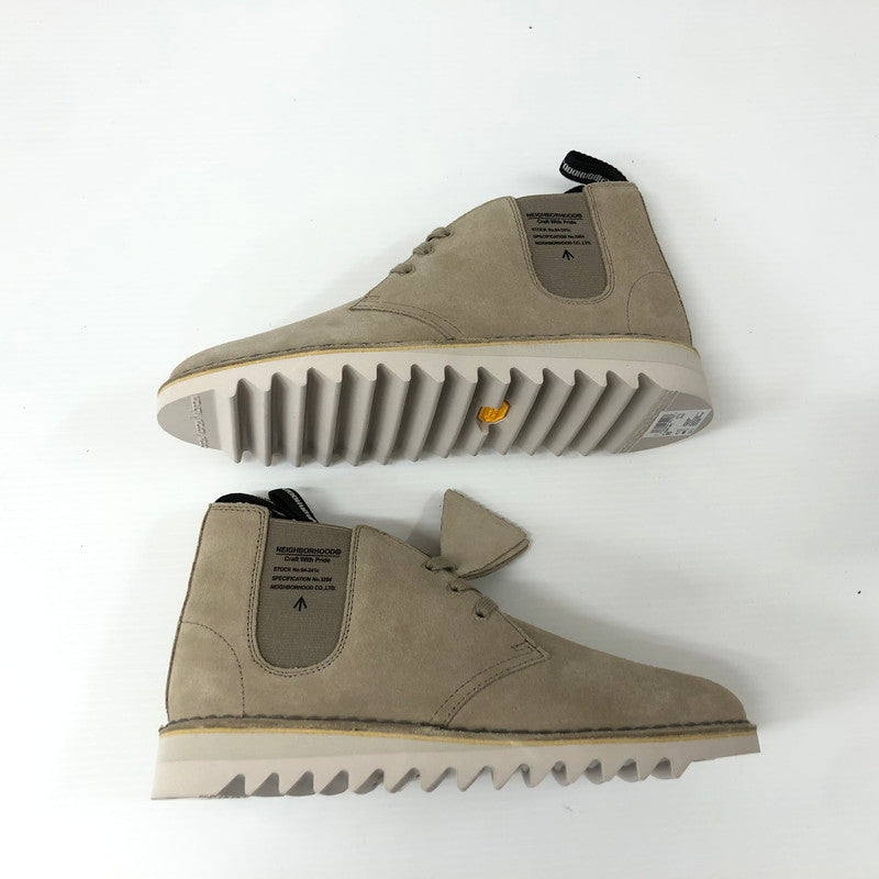 【中古品】【メンズ】  NEIGHBORHOOD×CLARKS 24SS DESERT BOOT ネイバーフッド×クラークス  デザートブーツ "ベージュ" ハイカットブーツ 164-240809-si-15-tei サイズ：25.5cm カラー：ベージュ 万代Net店