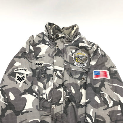 【現状渡し品】【メンズ】 US ARMY アメリカ軍 ジャケット アウター 145-250831-hn-04-fur サイズ：XXL カラー：グレー/カモフラージュ 万代Net店
