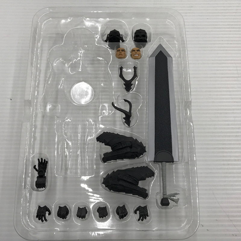 【中古美品】 ベルセルク S.H.Figuarts ガッツ (狂戦士の甲冑) -激情- 開封済み 052-260713-ti-01-tagh 万代Net店
