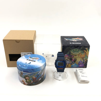 【中古品】【メンズ】 G-SHOCK ジーショック × ドラゴンクエストVII REIMAGINED DW-5600X デジタル 腕時計 196-261022-hn-09-fur カラー：ネイビー 万代Net店