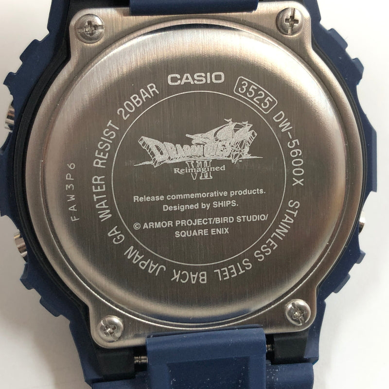 【中古品】【メンズ】 G-SHOCK ジーショック × ドラゴンクエストVII REIMAGINED DW-5600X デジタル 腕時計 196-261022-hn-09-fur カラー：ネイビー 万代Net店
