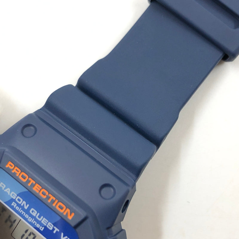 【中古品】【メンズ】 G-SHOCK ジーショック × ドラゴンクエストVII REIMAGINED DW-5600X デジタル 腕時計 196-261022-hn-09-fur カラー：ネイビー 万代Net店