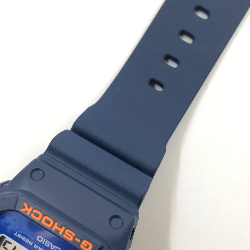 【中古品】【メンズ】 G-SHOCK ジーショック × ドラゴンクエストVII REIMAGINED DW-5600X デジタル 腕時計 196-261022-hn-09-fur カラー：ネイビー 万代Net店