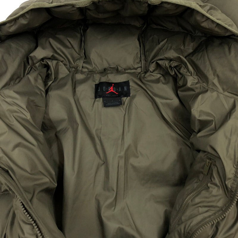 【中古品】【メンズ】 NIKE JORDAN ナイキ ジョーダン M J BRK PUFFER JKT HV0532-222 ブルックリン パファージャケット 中綿 アウター 148-261026-hn-04-fur サイズ：M カラー：オリーブ 万代Net店