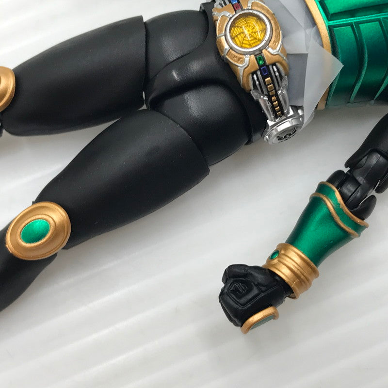 【中古品】 バンダイ S.H.Figuarts 真骨彫製法 仮面ライダークウガ ライジングペガサス 開封済み 多少の汚れあり 042-260727-ti-15-tagh 万代Net店