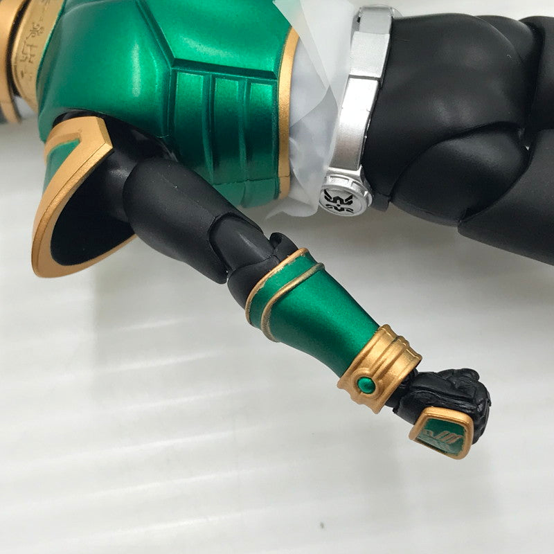 【中古品】 バンダイ S.H.Figuarts 真骨彫製法 仮面ライダークウガ ライジングペガサス 開封済み 多少の汚れあり 042-260727-ti-15-tagh 万代Net店