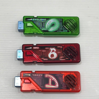 【中古品】 CSM T2ガイアメモリver.2 AtoG 仮面ライダーW FOREVER AtoZ/運命のガイアメモリ 開封済み 動作確認済み 電池欠品 042-261023-ti-08-tagh 万代Net店