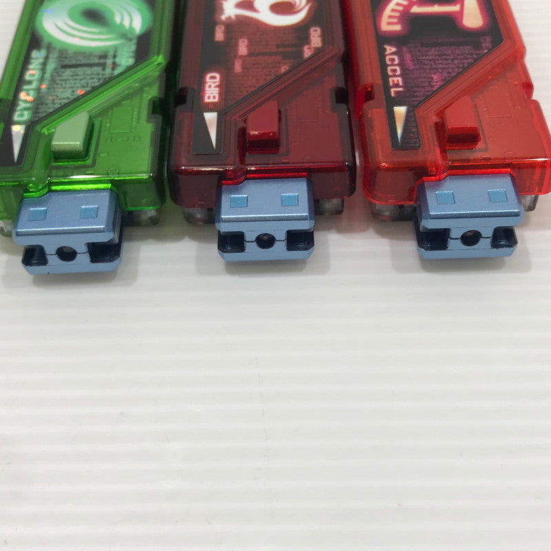 【中古品】 CSM T2ガイアメモリver.2 AtoG 仮面ライダーW FOREVER AtoZ/運命のガイアメモリ 開封済み 動作確認済み 電池欠品 042-261023-ti-08-tagh 万代Net店