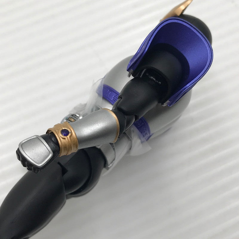 【中古品】 バンダイ S.H.Figuarts 真骨彫製法 仮面ライダークウガ タイタンフォーム 開封済み 042-260730-ti-04-tagh 万代Net店