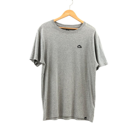【現状渡し品】【メンズ】 Quiksilver クイックシルバー 半袖Tシャツ トップス 144-251211-hn-06-fur サイズ：XL カラー：グレー 万代Net店