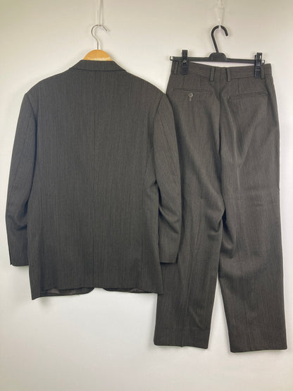 【中古品】【メンズ】 BASIC UOMO COLLECTION ベーシック ウオモ コレクション STRIPE WOOL SETUP SUIT 163-1021-55 ストライプウールセットアップスーツ アウター 147-260826-YS-06-hon サイズ：(90-76-170) パンツ(YA5) カラー：ダークブラウン 万代Net店