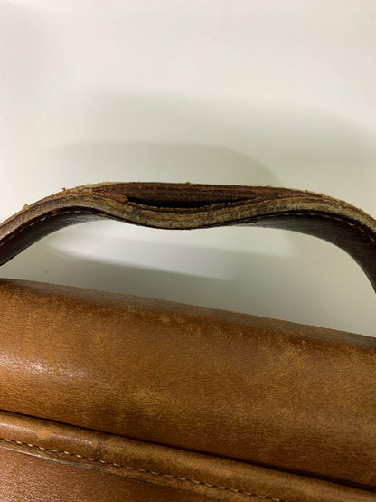 【現状渡し品】【メンズ】 OLD COACH オールド コーチ ショルダーバッグ ビジネスバッグ カバン レザー 180-261004-hu-21-min カラー：キャメル系 万代Net店