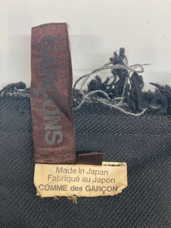【中古品】【レディース】 COMME des GARCONS コムデギャルソン POLYESTER CRINKLE CUT OFF SIDE SLIT SKIRT GC-S011 ポリ縮絨断ち切りサイドスリットスカート ボトムス 260826-YS-10-hon サイズ：S カラー：ブラック 万代Net店