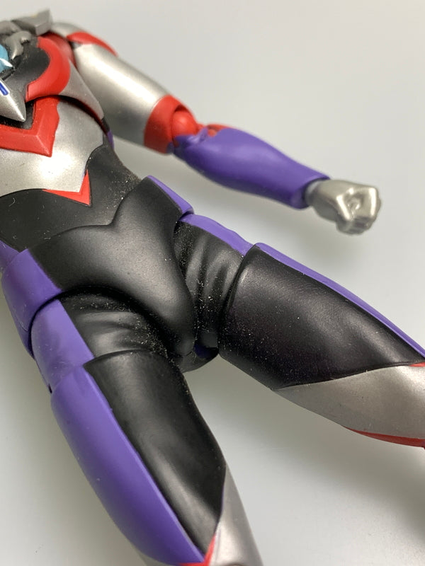 【現状渡し品】 S.H.Figuarts ウルトラマンオーブ スペシウムゼペリオン アクションフィギュア BANDAI 044-260205-zi-05-min 万代Net店