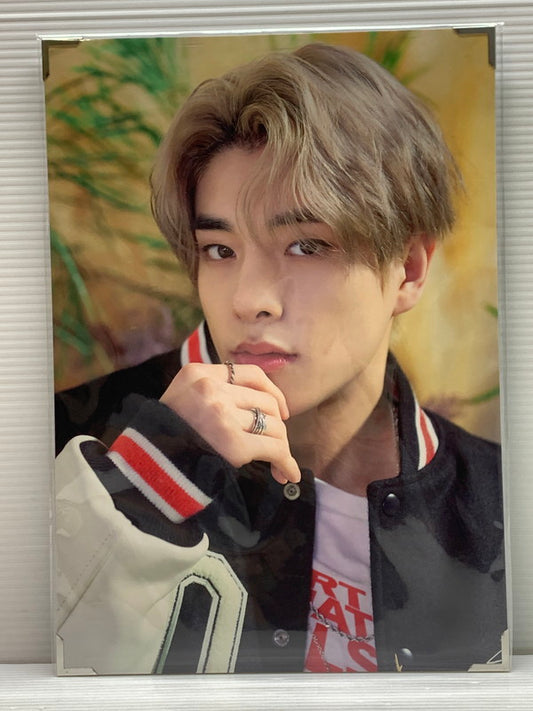 【中古美品】 ENHYPEN MANIFESTO プレミアムフォト ジェイク エンハイフン アイドル グッズ カード 084-250815-em-08-min 万代Net店