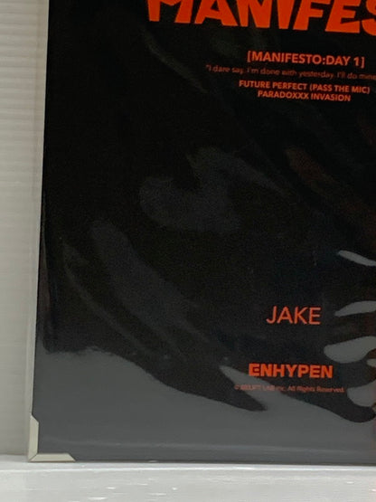 【中古美品】 ENHYPEN MANIFESTO プレミアムフォト ジェイク エンハイフン アイドル グッズ カード 084-250815-em-08-min 万代Net店