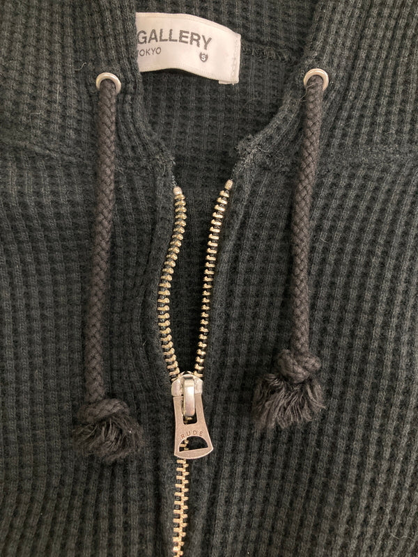【中古品】【メンズ】 RUDE GALLERY ルードギャラリー 20AW WAFFLE ZIP PARKA ワッフルジップパーカー トップス 142-260913-YS-05-hon サイズ：5 カラー：BLACK 万代Net店