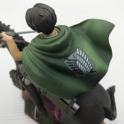 【中古品】 一番くじ 進撃の巨人 ～壁外調査女型捕縛作戦～ B賞 リヴァイ騎馬フィギュア 本体のみ キズ・汚れあり 052-260804-ti-11-tagh 万代Net店