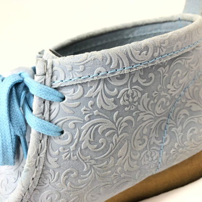 【中古品】【メンズ】  CLARKS ORIGINALS×END. OXFORD FLOWERS WALLABEE BOOT  エンド. × クラークス オリジナルス オックスフォード フラワーズ ワラビー ブーツ 162-240711-si-7-tei サイズ：29cm カラー：ブルー 万代Net店