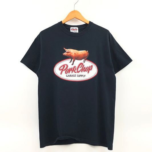 【中古品】【メンズ】 PORKCHOP GARAGE SUPPLY ポークチョップ ガレージサプライ S/S SHIRT プリント 半袖Tシャツ トップス 145-260813-hn-10-fur サイズ：M カラー：ブラック 万代Net店