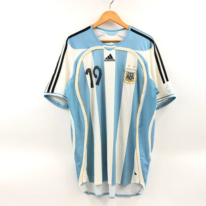 【中古品】【メンズ】 ADIDAS アディダス 2006 MESSI 19 UNIFORM アルゼンチン代表 メッシ ユニフォーム ゲームシャツ 半袖シャツ トップス 146-260815-hn-06-fur サイズ：L カラー：ライトブルー/ホワイト 万代Net店