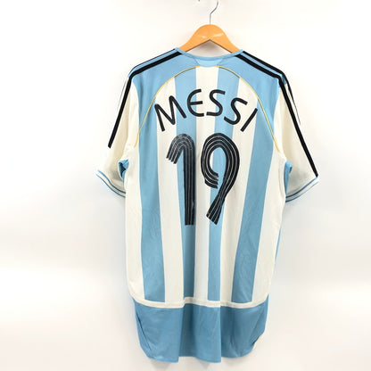 【中古品】【メンズ】 ADIDAS アディダス 2006 MESSI 19 UNIFORM アルゼンチン代表 メッシ ユニフォーム ゲームシャツ 半袖シャツ トップス 146-260815-hn-06-fur サイズ：L カラー：ライトブルー/ホワイト 万代Net店