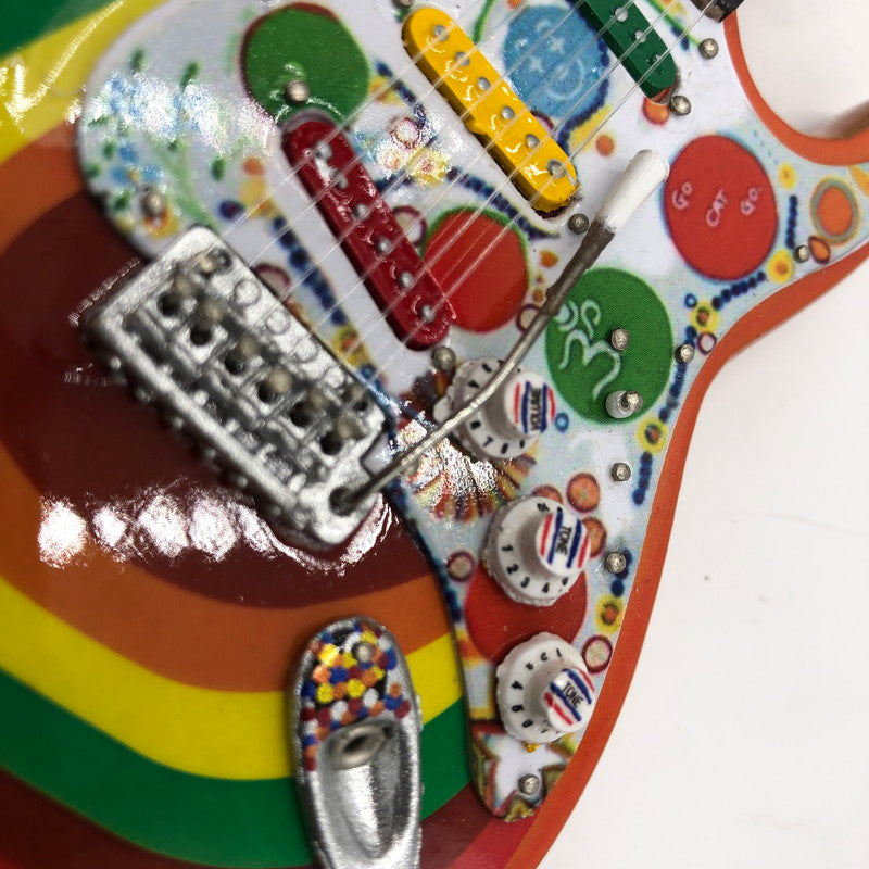 【中古品】 ビートルズ　ジョージ・ハリスン　フェンダー　ロッキー　ストラトキャスター　オフィシャル　ミニギター　レプリカ　1/4スケール　公式グッズ 055-251103-ns-4-tei 万代Net店