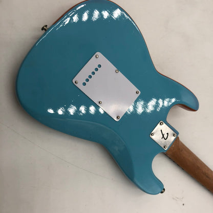 【中古品】 ビートルズ　ジョージ・ハリスン　フェンダー　ロッキー　ストラトキャスター　オフィシャル　ミニギター　レプリカ　1/4スケール　公式グッズ 055-251103-ns-4-tei 万代Net店